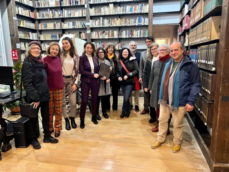 Foto con i partecipanti al Club di Lettura IIC Madrid
