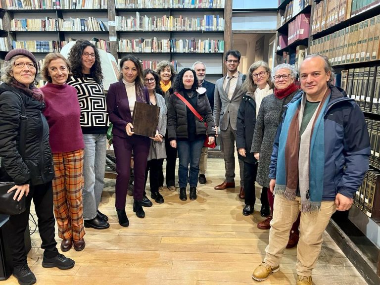Foto con i partecipanti al Club di Lettura IIC Madrid