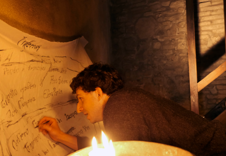 Immagini di scene del film "Dante" di Pupi Avati