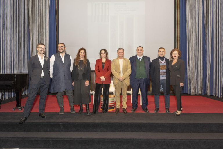 Foto inaugurazione della mostra / foto de la inauguración de la exposición Mimetica